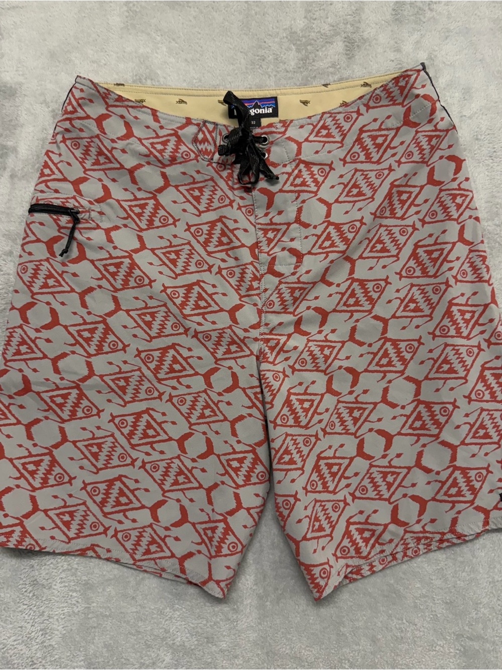 Patagonia Wavefarer Board Shorts Mens 32 Style 86611 Swim Trunks Geometric